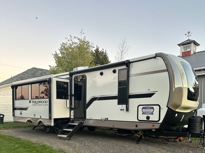 More Photos Of 303 W Garfield St, Enterprise Storefront Retail Office For Sale