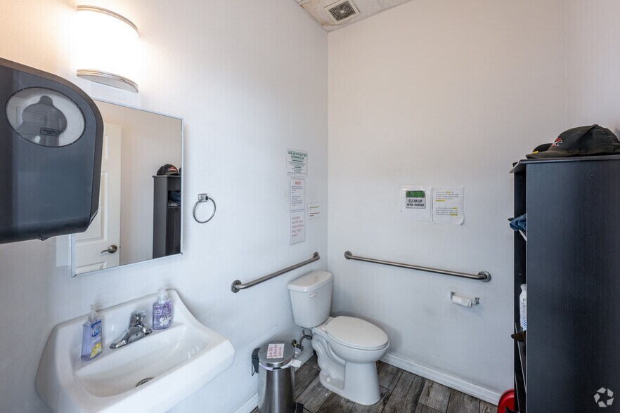 More Photos Of 2618 Sanford Ave, Sanford General Retail For Sale