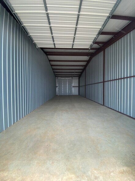 More Photos Of 4097 US Highway 271, Tyler Warehouse For Lease