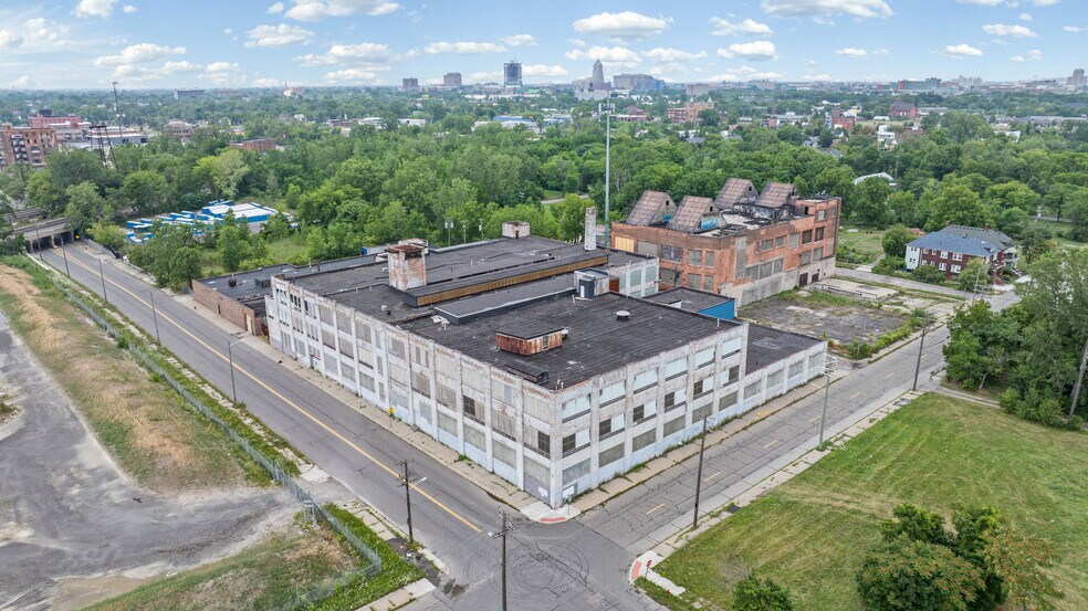 More Photos Of 4444 Lawton Ave, Detroit Warehouse For Sale