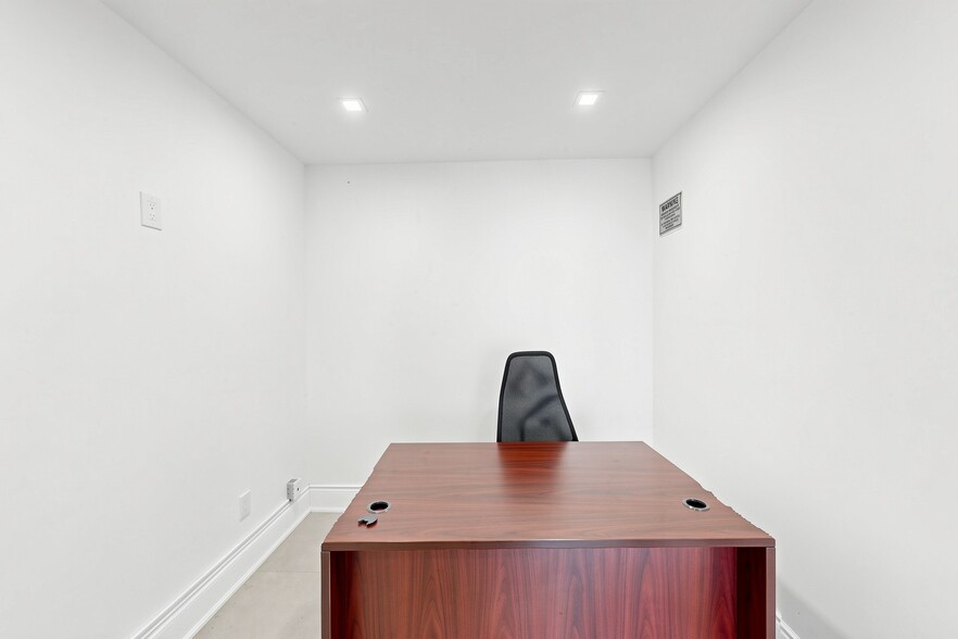 More Photos Of 1502 Speers Rd, Oakville Auto Repair For Sale