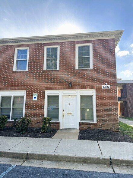 More Photos Of 5627 Allentown Rd, Suitland Office For Sale