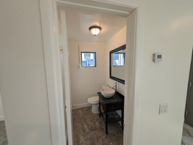 More Photos Of 1108 N Cave Creek Rd, Phoenix Storefront Retail Office For Sale