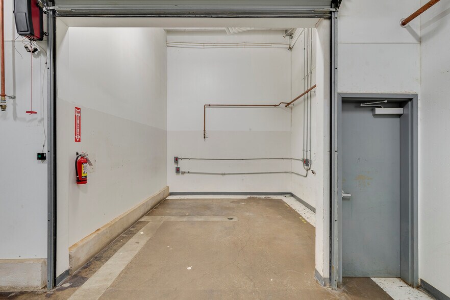 More Photos Of 2920 Shotts St, Fort Worth Distribution For Lease