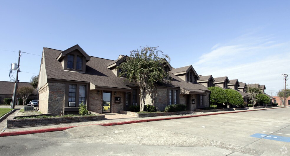 More Photos Of 6910 Bellaire Blvd, Houston Medical For Sale
