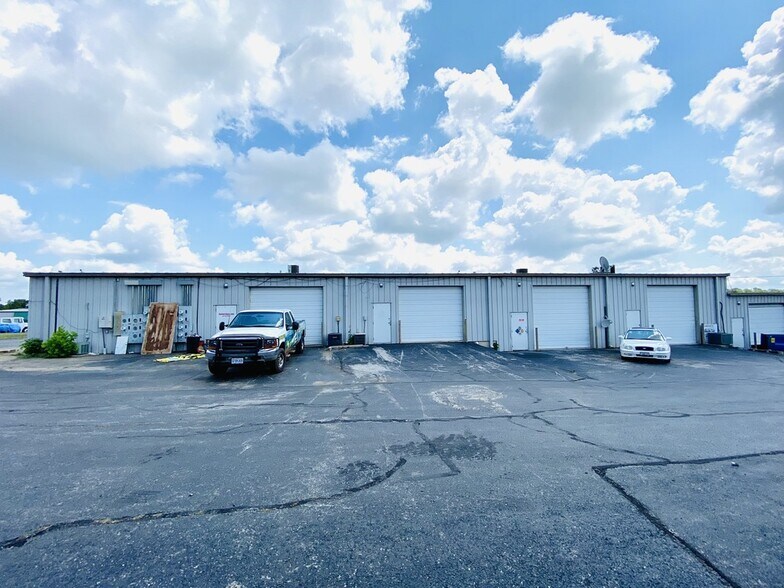 More Photos Of 162 Industrial Park Dr, Hollister General Retail For Lease