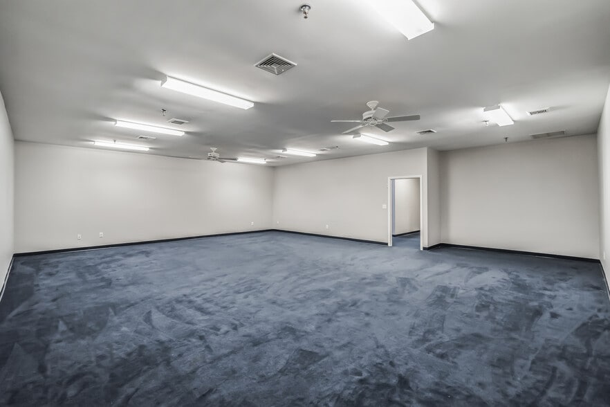 More Photos Of 600 Deer Rd, Cherry Hill Light Distribution For Sale