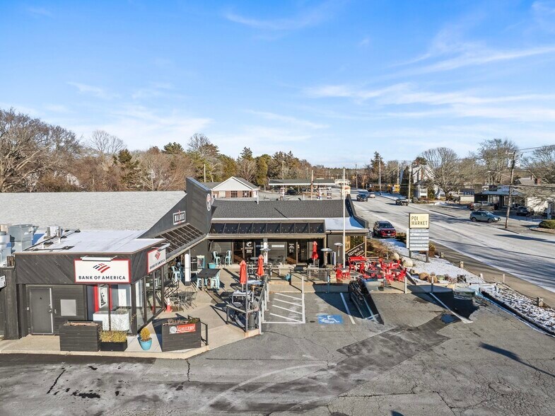 More Photos Of 33 County Rd, Mattapoisett Unknown For Lease