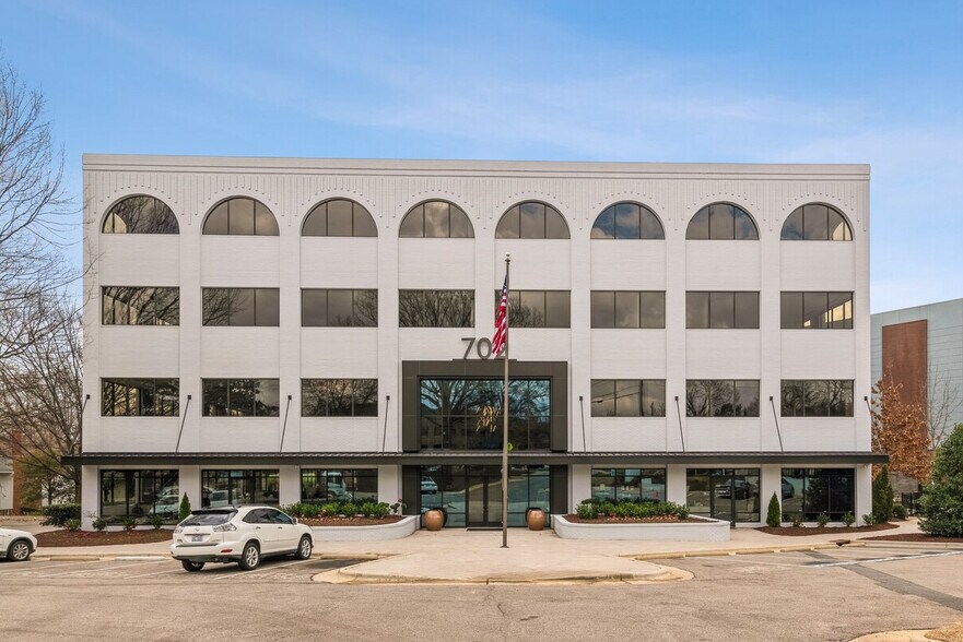 More Photos Of 702 Oberlin Rd, Raleigh Office For Lease