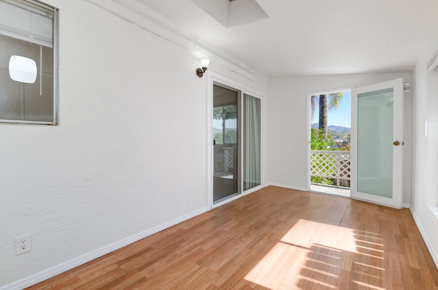 More Photos Of 615-617 Truly Terrace, Vista Apartments For Sale