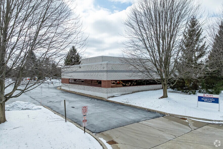 More Photos Of 23227 Commerce Dr, Farmington Warehouse For Sale