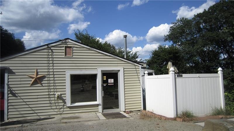 More Photos Of 2800 Freeport Rd, Springdale Restaurant For Sale
