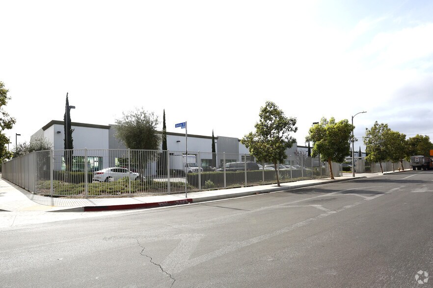 More Photos Of 7500-7536 Tyrone Ave, Van Nuys Service For Sale