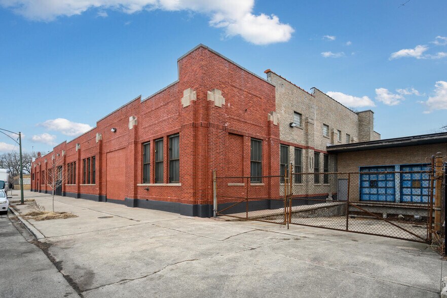 More Photos Of 1423 W 59th St, Chicago Warehouse For Lease