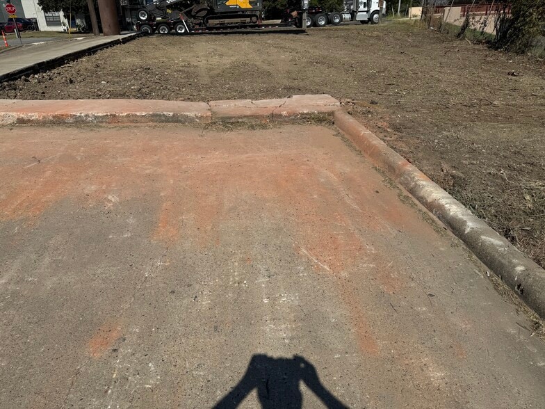 More Photos Of 3300 Glenshire dr, Balch Springs Freestanding For Sale