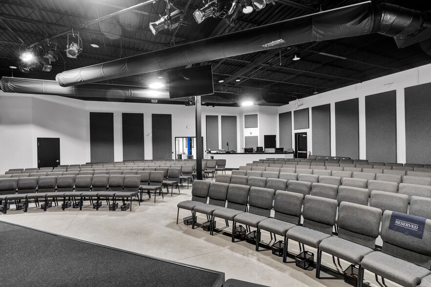 More Photos Of 155 Porters Neck Rd, Wilmington General Retail For Lease