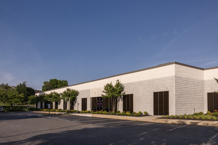 More Photos Of 4969 Mercantile Rd, Baltimore Flex For Lease