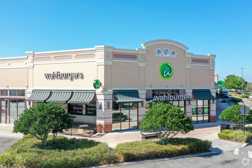 More Photos Of 303-881 N Alafaya Trl, Orlando Unknown For Lease