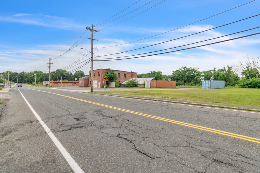 More Photos Of 2019 Bridge St, Three Rivers General Retail For Sale