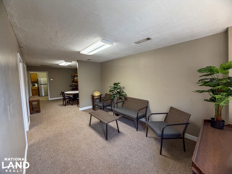 More Photos Of SR-5 S, Marion General Retail For Sale