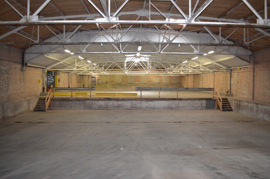 More Photos Of 4130-4150 S Wabash Ave, Chicago Manufacturing For Lease