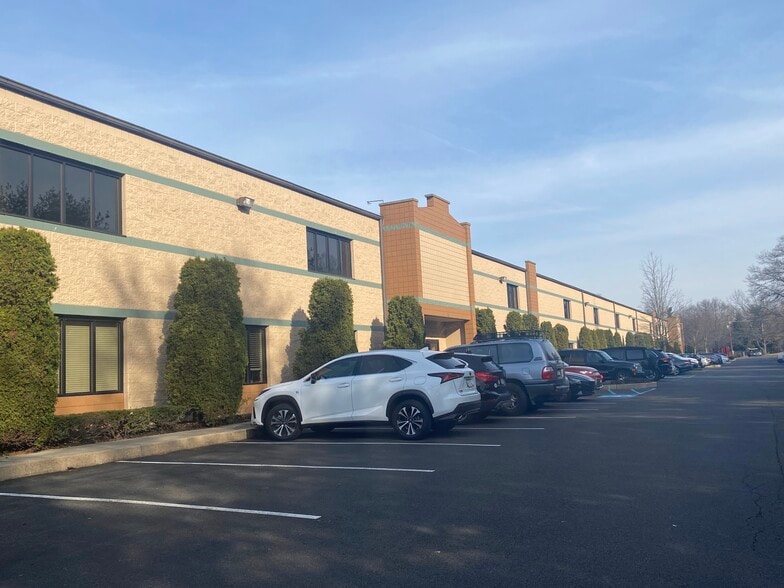 More Photos Of 1810 County Line Rd, Huntingdon Valley Unknown For Lease