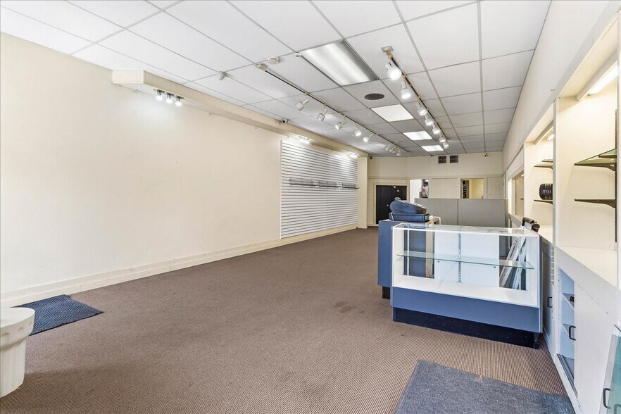 More Photos Of 120-124 W Columbus St, Kenton Storefront For Sale