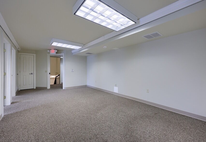 More Photos Of 390 E Main St, Ephrata Office For Sale