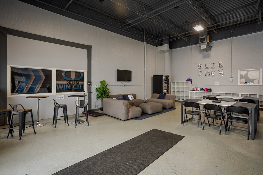 More Photos Of 2401 Highway 13 W, Burnsville Warehouse For Sale