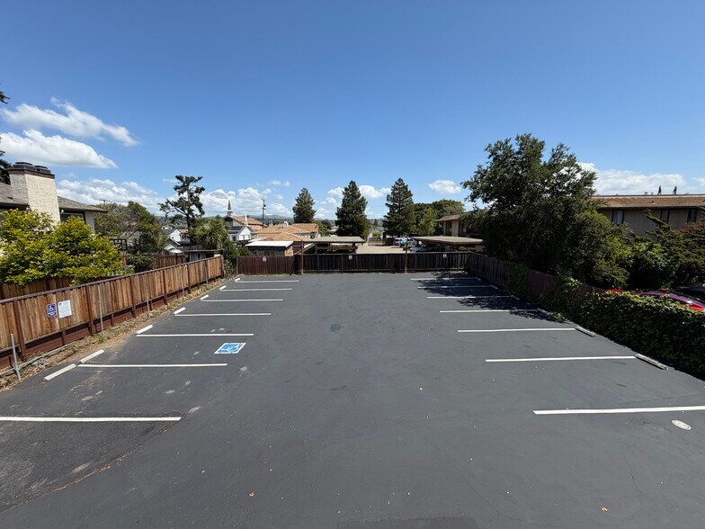 More Photos Of 19830 Lake Chabot Rd, Castro Valley Medical For Lease