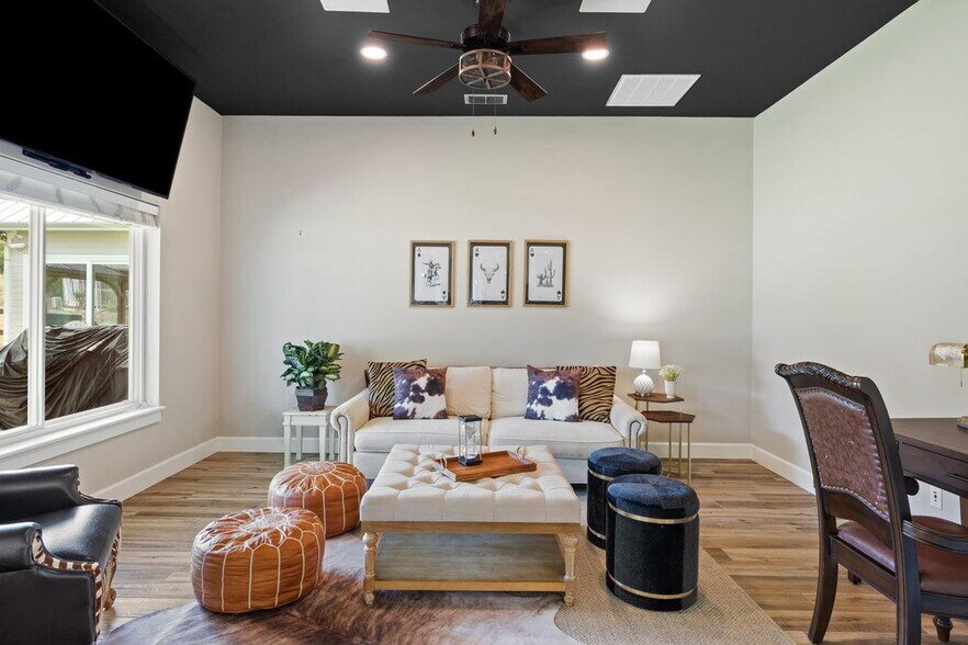 More Photos Of 4607 R O Dr, Spicewood Lodge Meeting Hall For Sale