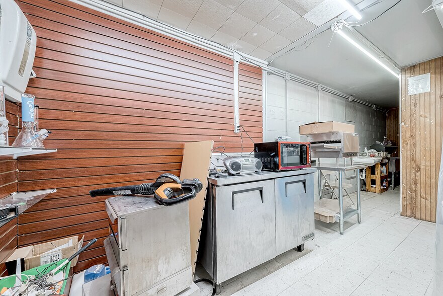 More Photos Of 4310 N Main St, Liberty Convenience Store For Sale