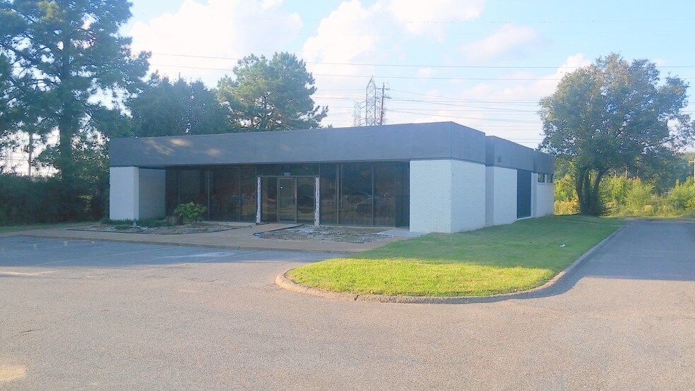 Primary Photo Of 5650 Mount Moriah Rd, Memphis Storefront Retail Office For Lease