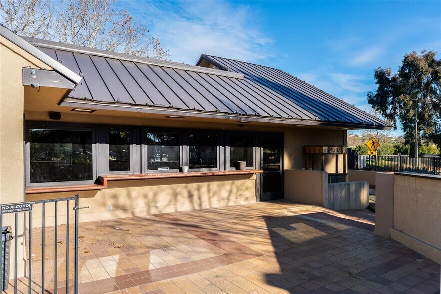 More Photos Of 1144 Black Oak Dr, Paso Robles Freestanding For Sale