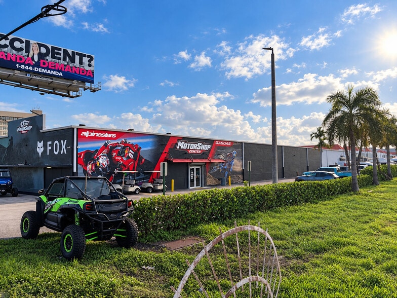 More Photos Of 10600 NW 77th Ave, Hialeah Gardens Freestanding For Sale