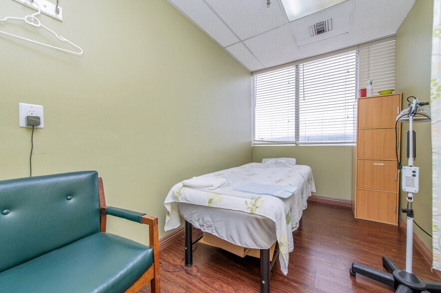 More Photos Of 4305 Torrance Blvd, Torrance Medical For Sale