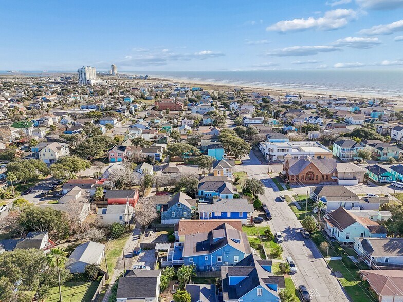 More Photos Of 1322 Avenue L, Galveston Multifamily For Sale