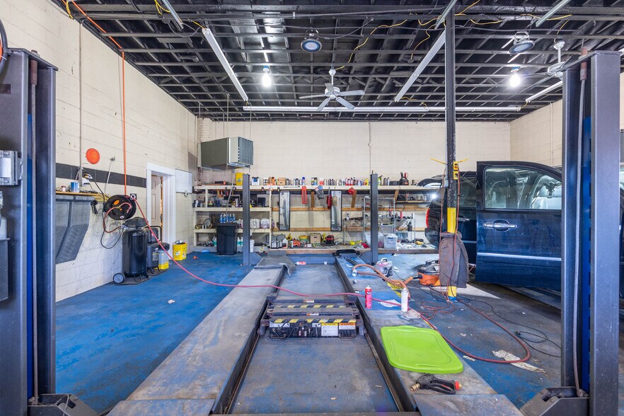 More Photos Of 104 N Orange St, Butler Freestanding For Lease