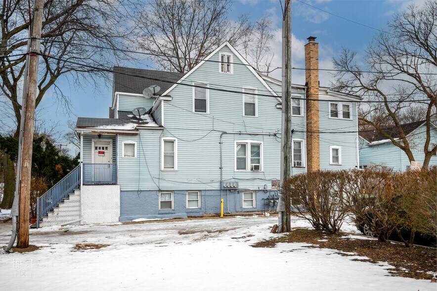 More Photos Of 2043 Asbury Ave, Evanston Multifamily For Sale