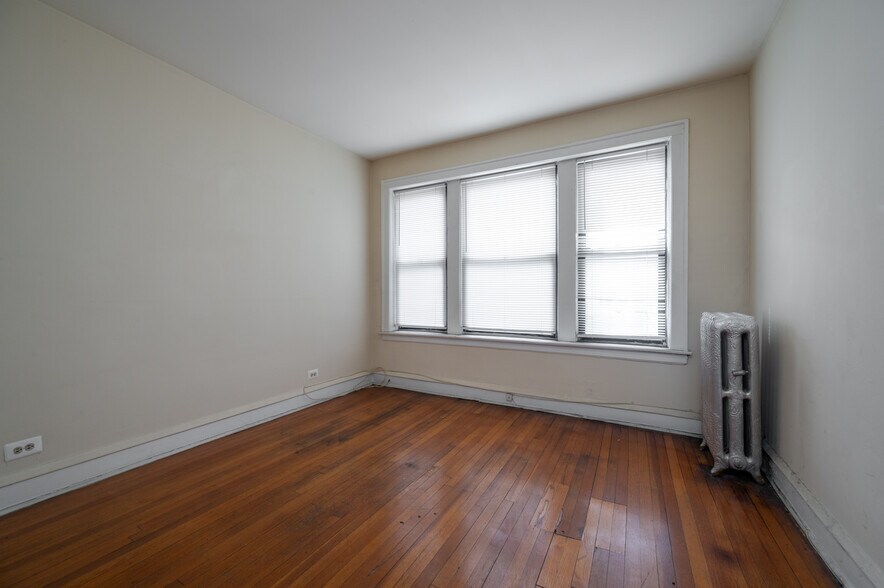 More Photos Of 7763 S South Shore Dr, Chicago Apartments For Sale