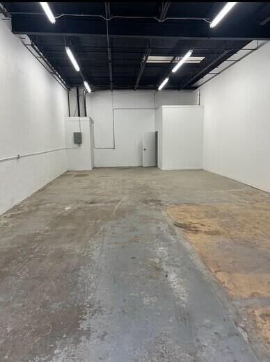 More Photos Of 5713-5727 NE 14th Ave, Fort Lauderdale Warehouse For Lease