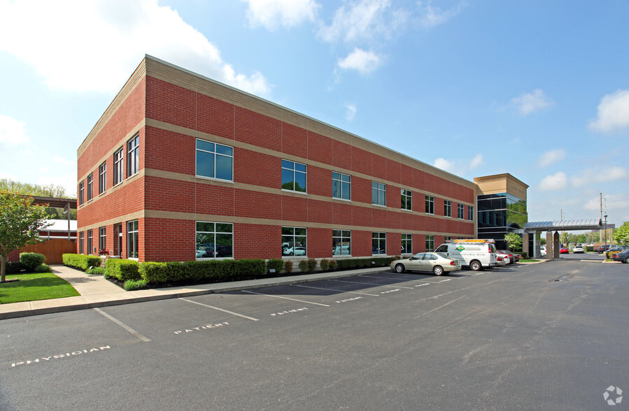 Primary Photo Of 575 Oak Ridge Tpke, Oak Ridge Medical For Lease