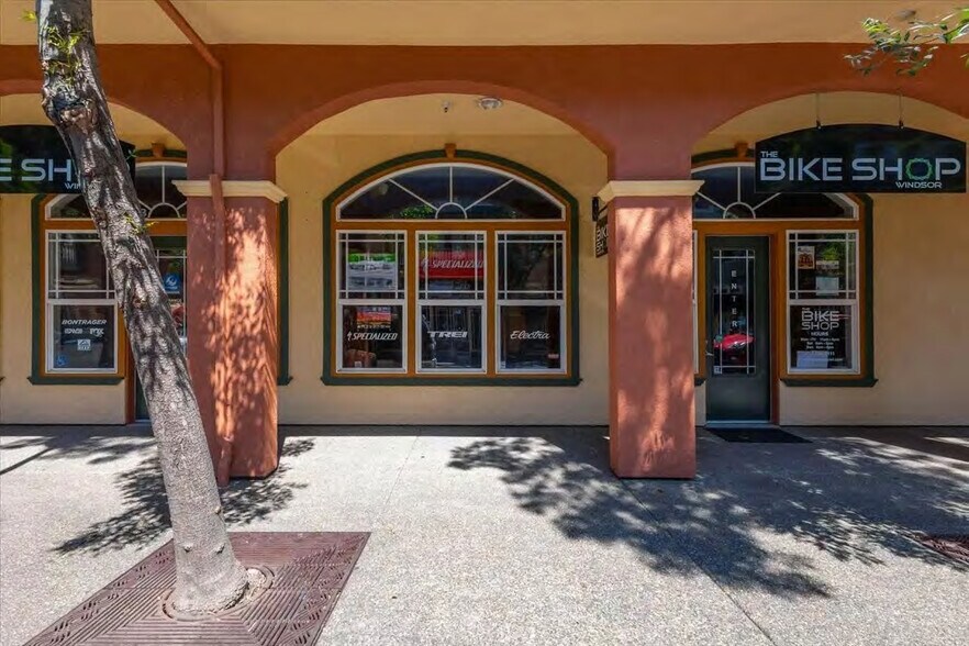 More Photos Of 9078 Windsor Rd, Windsor General Retail For Sale