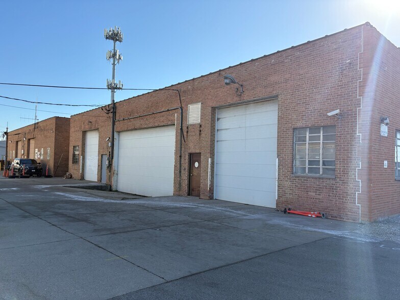 Primary Photo Of 9708-9710 W Foster Ave, Chicago Warehouse For Lease
