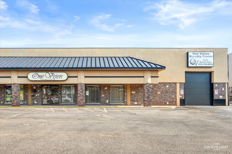 Primary Photo Of 2701 W Jefferson St, Joliet Storefront For Lease