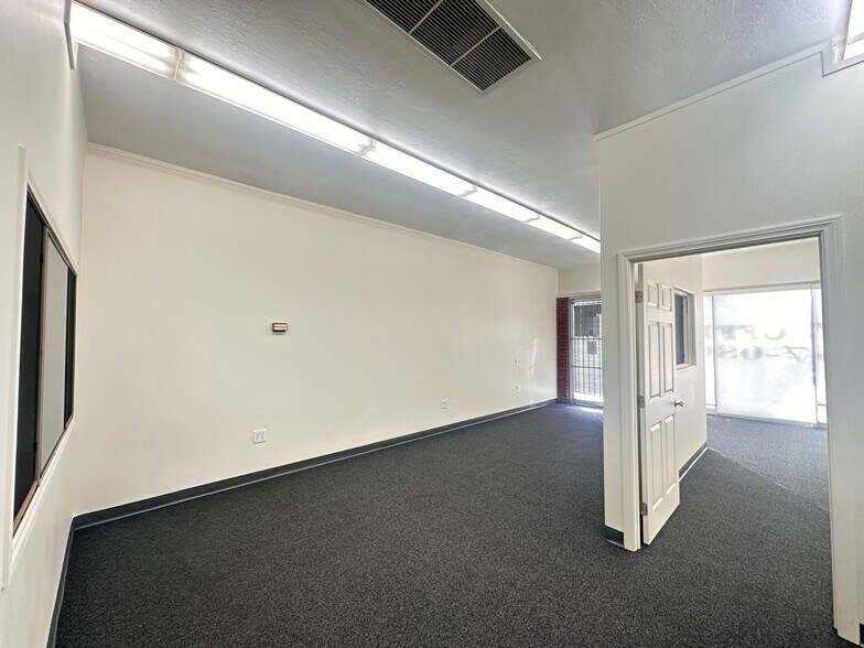 More Photos Of 17116-17122 Bellflower Blvd, Bellflower Storefront For Lease