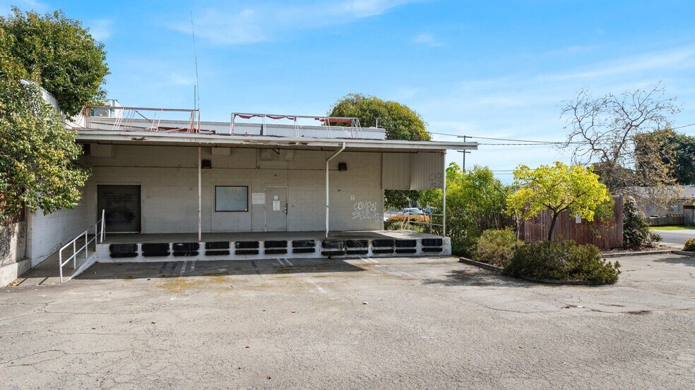 More Photos Of 33641 Mission Blvd, Union City Freestanding For Sale