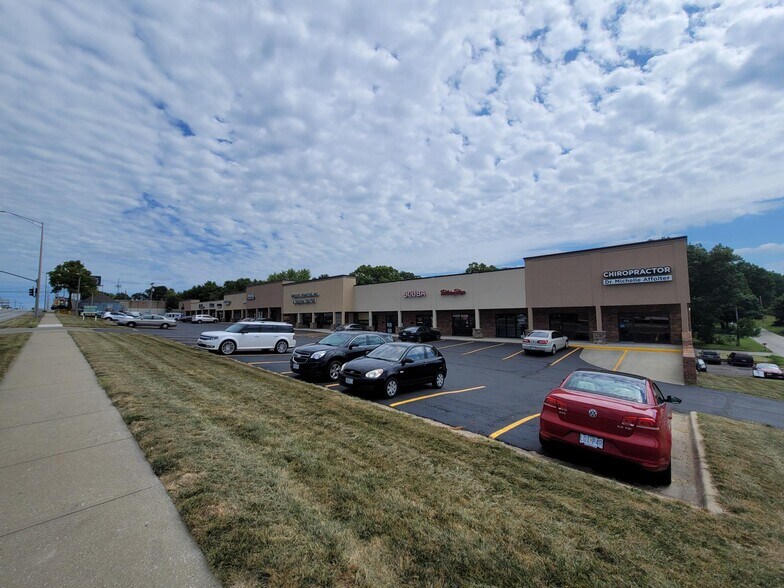 More Photos Of 8101-8129 N Oak Tfwy, Kansas City Unknown For Lease