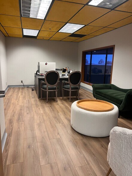 More Photos Of 8140 E Butherus Dr, Scottsdale Auto Dealership For Lease