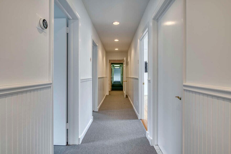 More Photos Of 335 Meeting House Ln, Southampton Healthcare For Sale